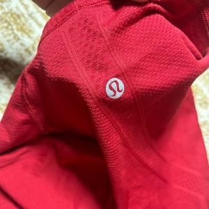 red lulu swiftly | great condition